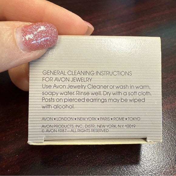 Avon “Polished Weave”  Goldtone clip  Earrings vintage 1987 NIB - Picture 3 of 5